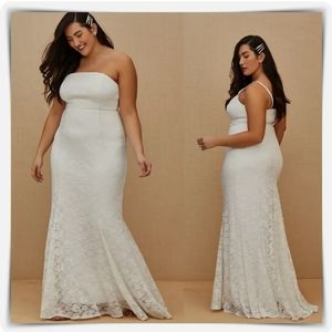 Torrid Wedding  Dress Size 16 WHITE LACE STRAPLESS FIT & FLARE. NWT